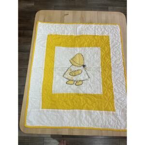 PRAIRIE GIRL DUTCH DOLL SUNBONNET SUE Doll Quilt Distressed 80s Yellow 21 X 25